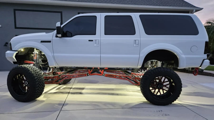 2005 Ford Excursion - Image 2 of 14