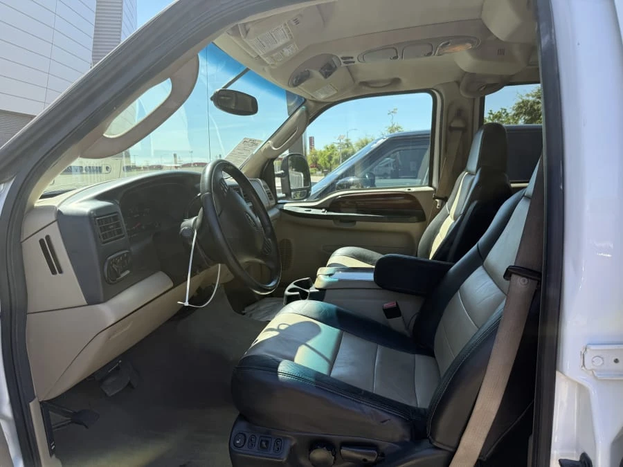 2005 Ford Excursion - Image 7 of 8