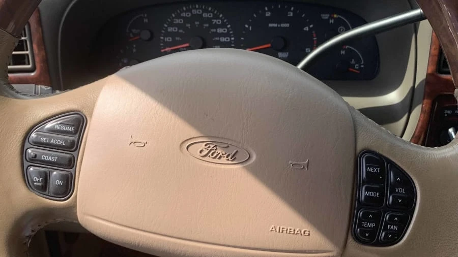 2005 Ford Excursion - Image 8 of 9