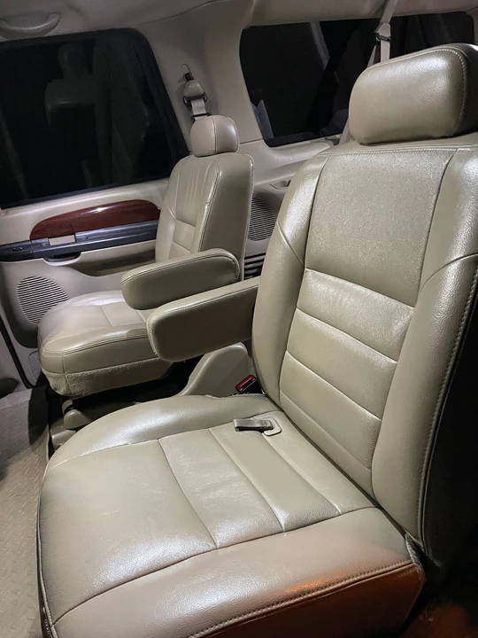 2005 Ford Excursion - Image 11 of 20