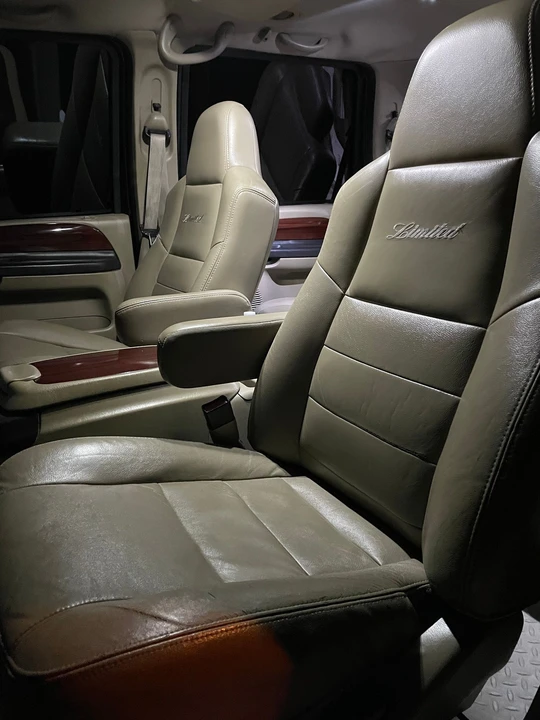 2005 Ford Excursion - Image 10 of 20