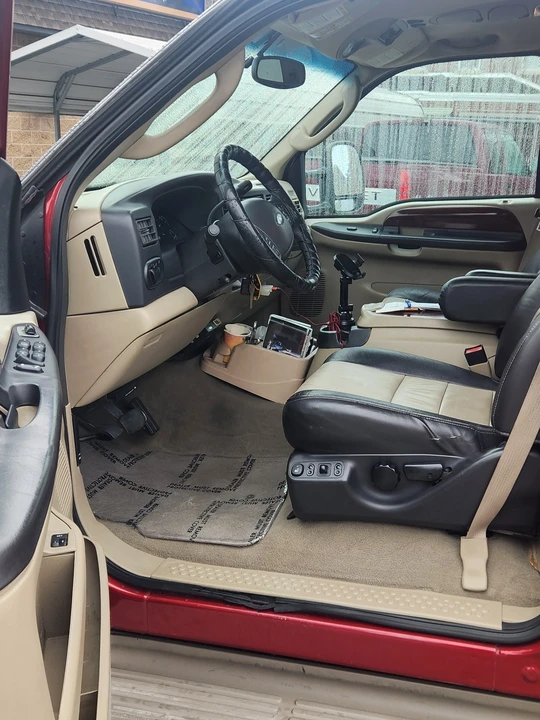 2005 Ford Excursion - Image 5 of 14