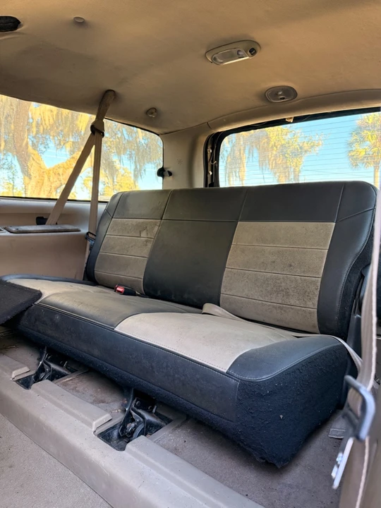 2005 Ford Excursion - Image 18 of 21