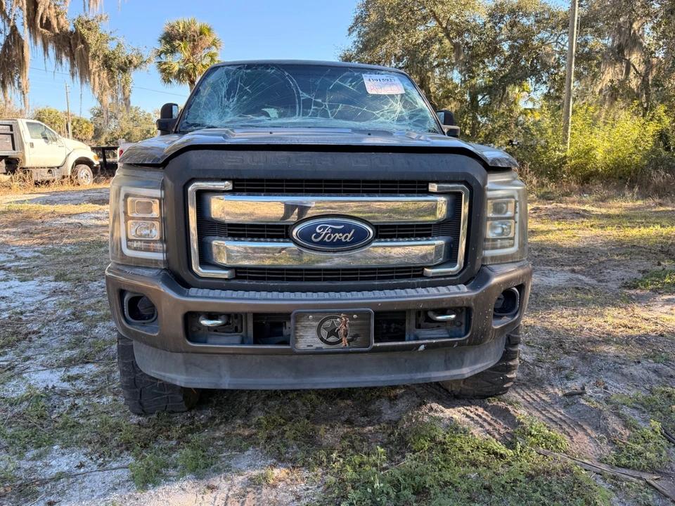 2005 Ford Excursion - Image 8 of 21