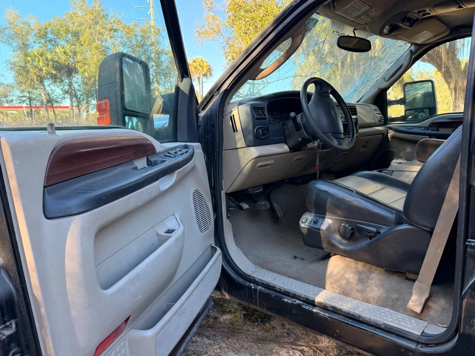 2005 Ford Excursion - Image 11 of 21