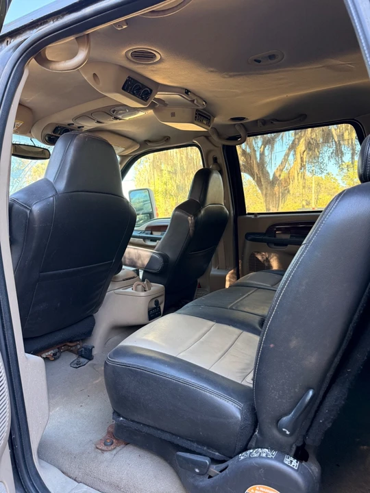 2005 Ford Excursion - Image 16 of 21