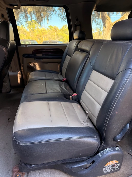 2005 Ford Excursion - Image 17 of 21