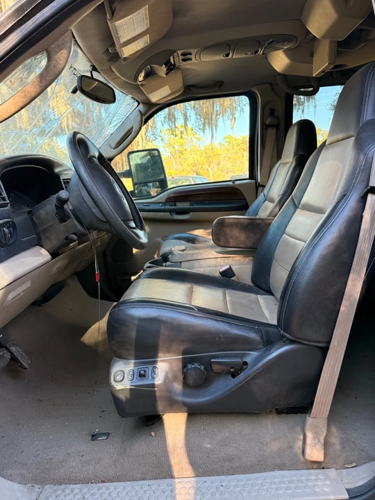 2005 Ford Excursion - Image 12 of 21