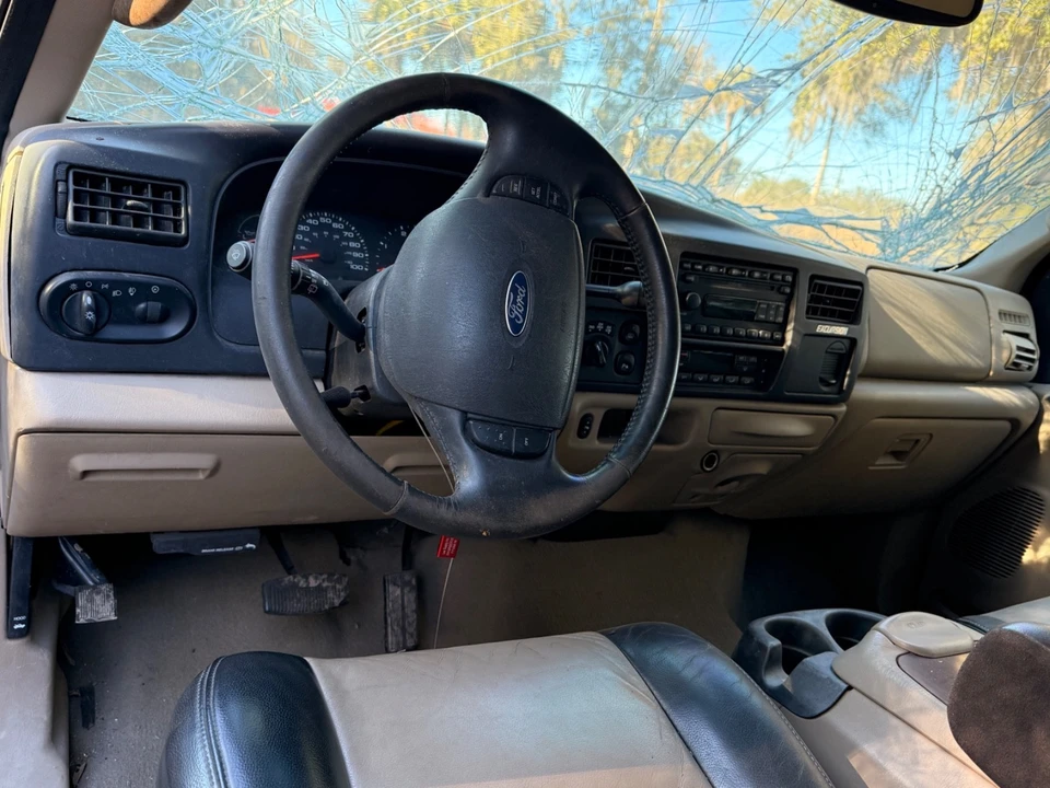 2005 Ford Excursion - Image 14 of 21
