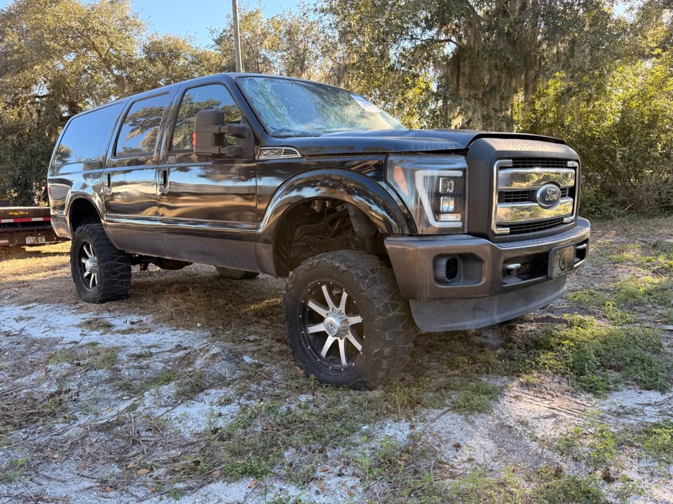 2005 Ford Excursion - Image 7 of 21