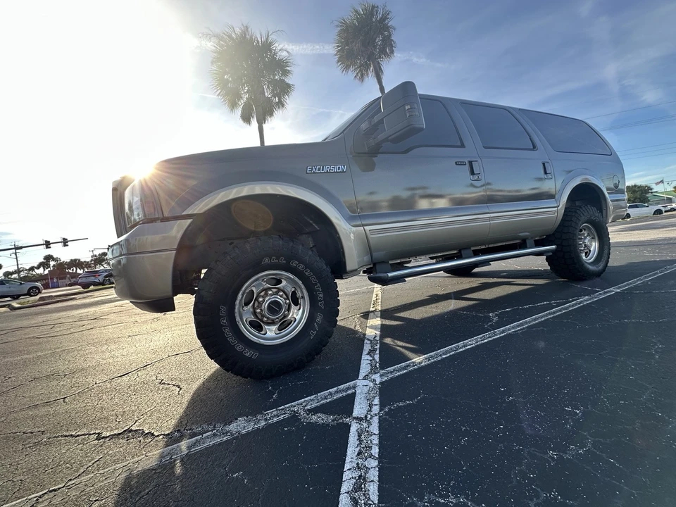 2005 Ford Excursion - Image 8 of 21