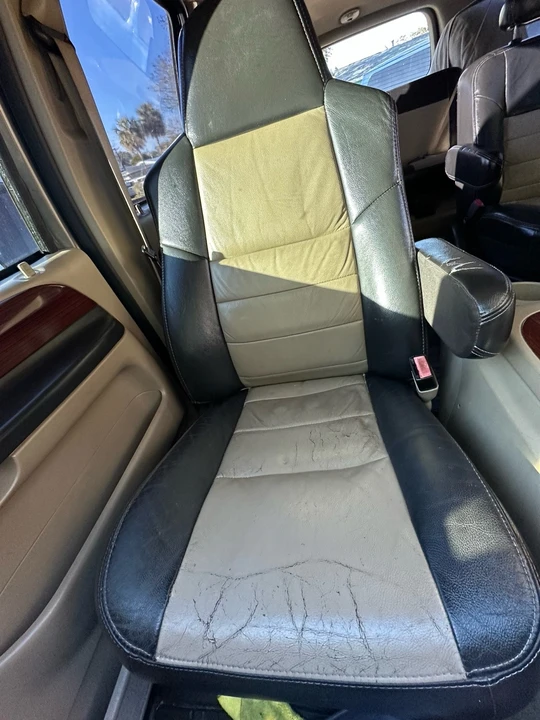 2005 Ford Excursion - Image 18 of 21