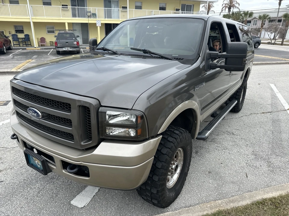 2005 Ford Excursion - Image 15 of 21
