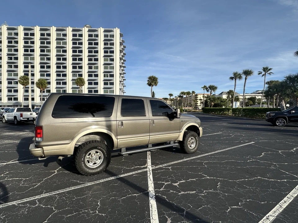 2005 Ford Excursion - Image 3 of 21
