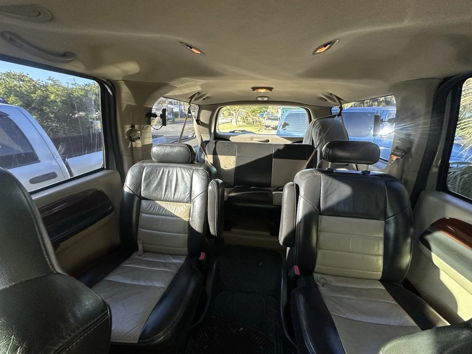 2005 Ford Excursion - Image 20 of 21