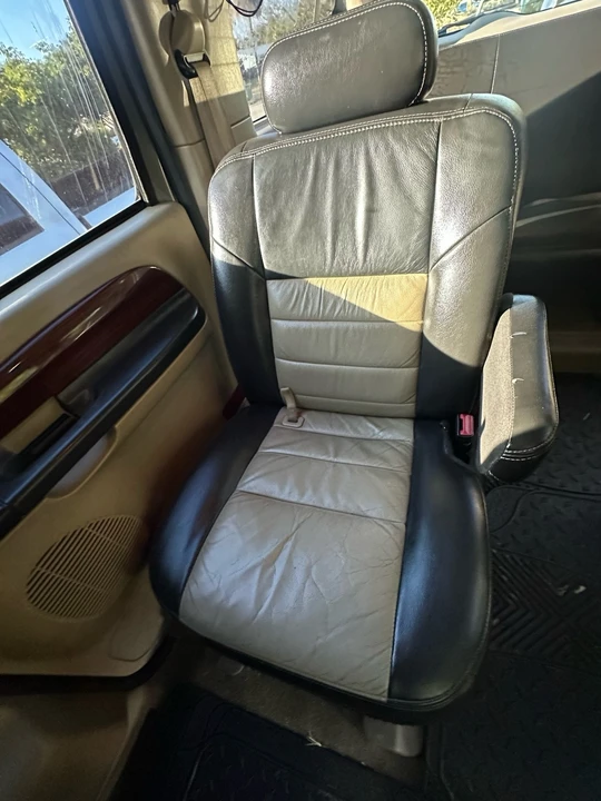 2005 Ford Excursion - Image 21 of 21
