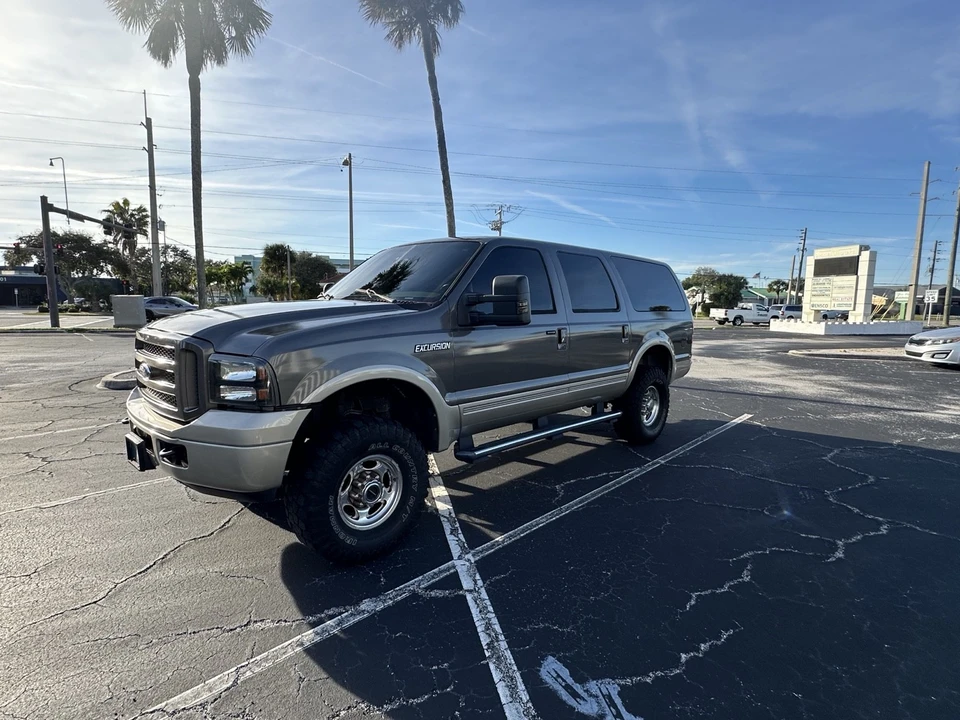 2005 Ford Excursion - Image 2 of 21