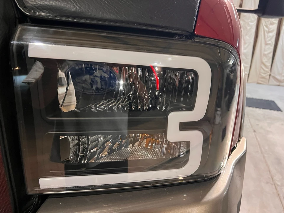 2005 Ford Excursion - Image 13 of 21