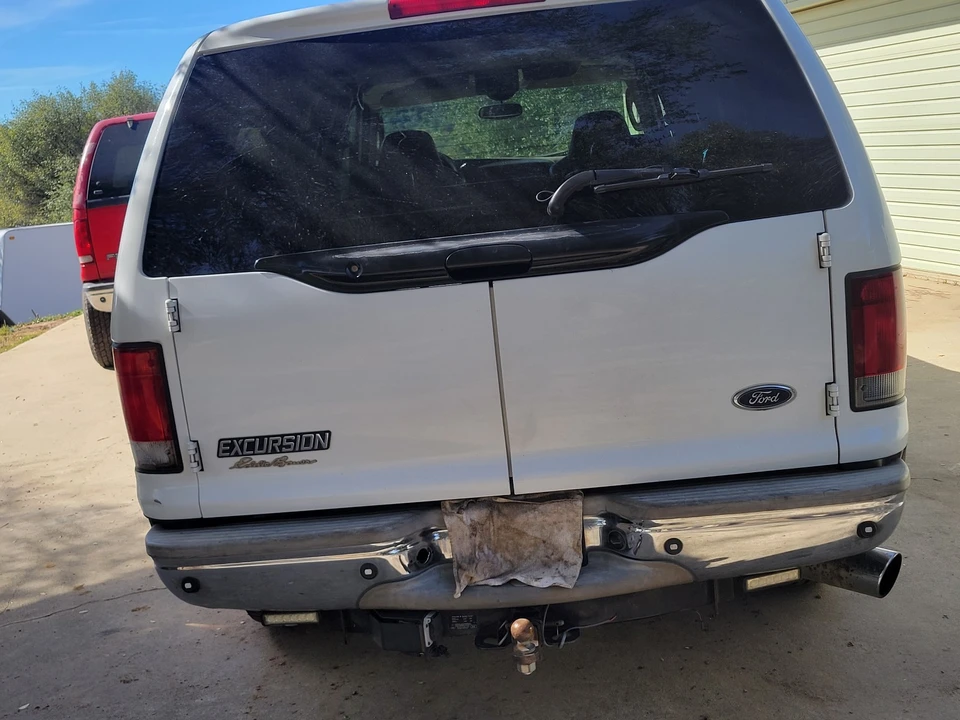 2005 Ford Excursion - Image 9 of 21