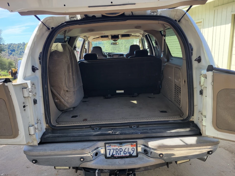 2005 Ford Excursion - Image 20 of 21