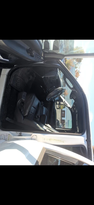 2005 Ford Excursion - Image 13 of 23