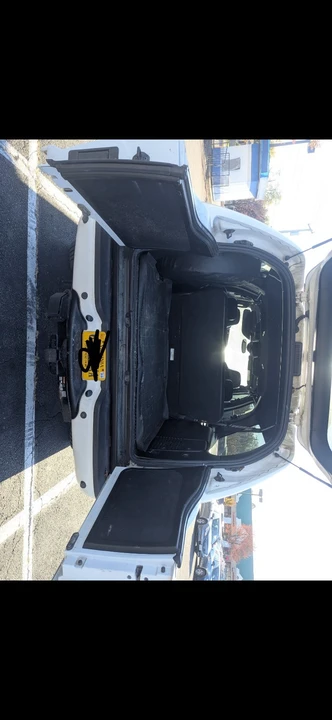 2005 Ford Excursion - Image 9 of 23