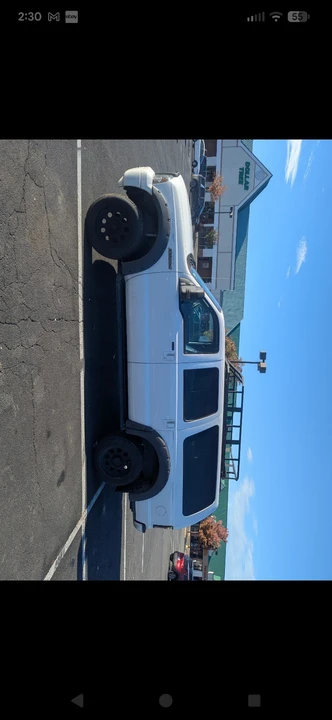 2005 Ford Excursion - Image 2 of 23
