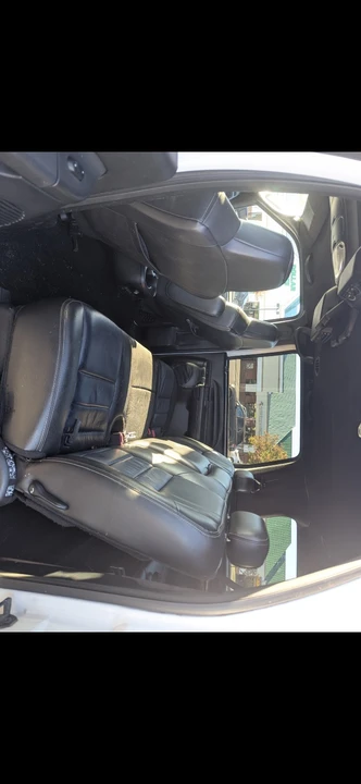 2005 Ford Excursion - Image 11 of 23