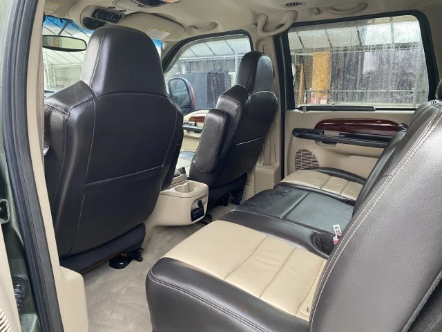 2005 Ford Excursion - Image 19 of 21