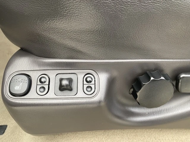 2005 Ford Excursion - Image 16 of 21