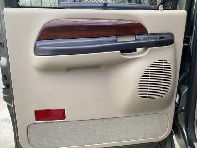 2005 Ford Excursion - Image 21 of 21
