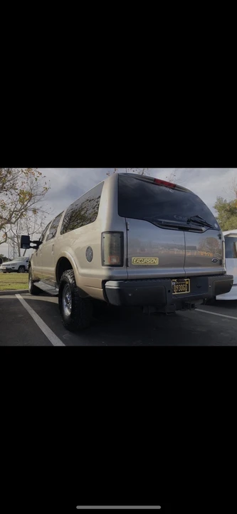 2005 Ford Excursion - Image 3 of 13