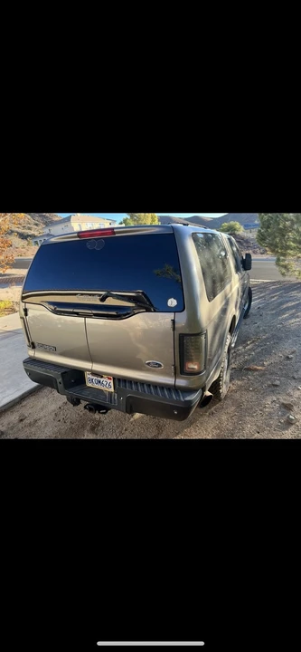 2005 Ford Excursion - Image 10 of 13