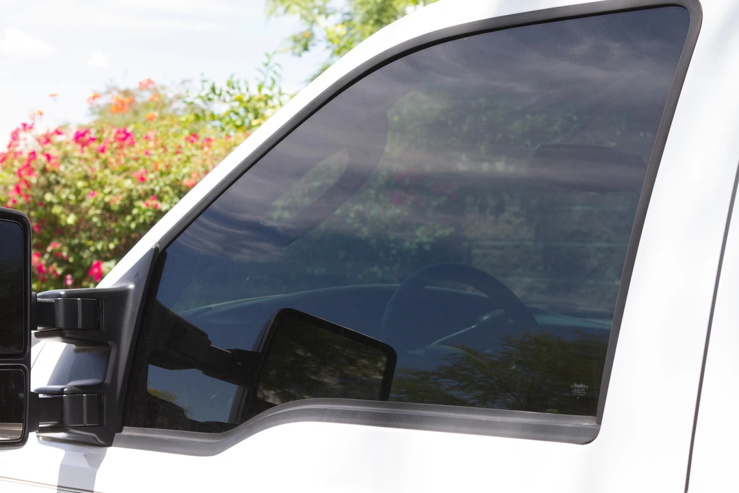2005 Ford Excursion - Image 25 of 31