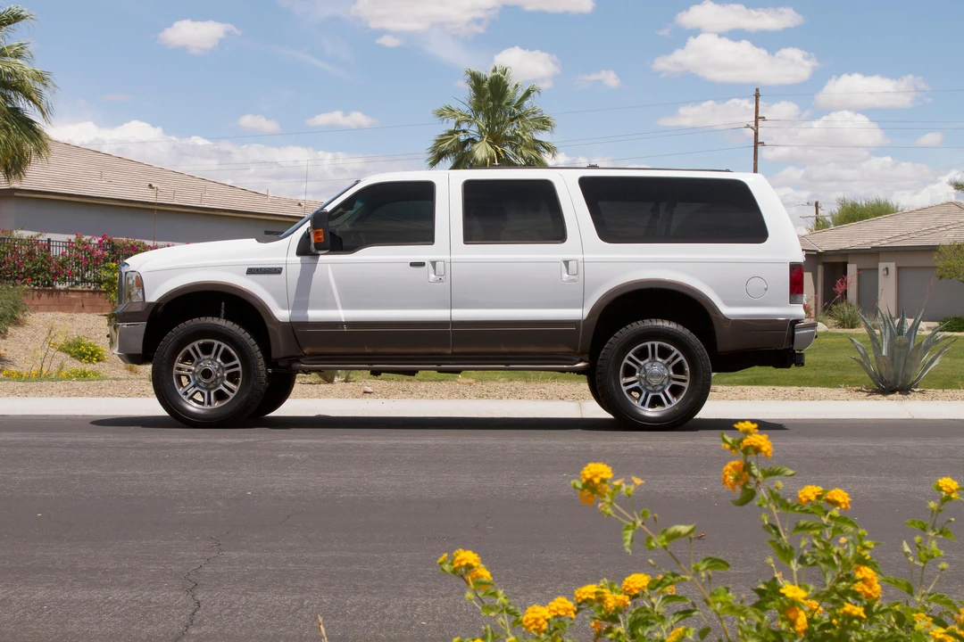 2005 Ford Excursion - Image 9 of 31