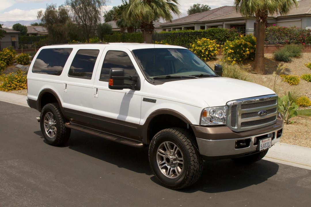 2005 Ford Excursion - Image 14 of 31