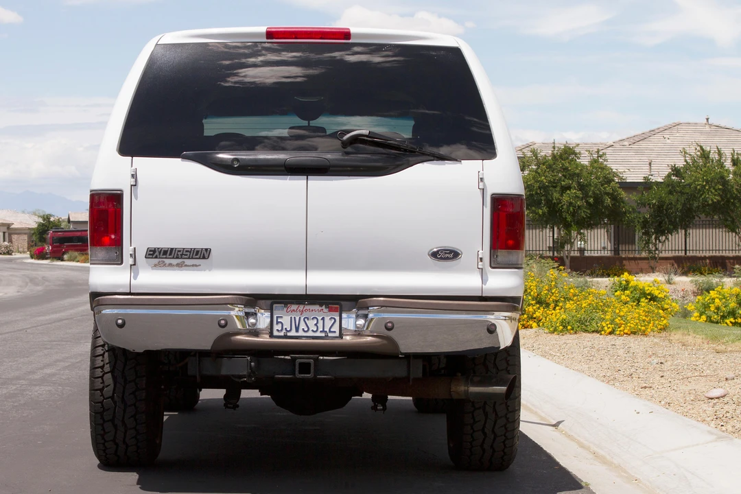 2005 Ford Excursion - Image 11 of 31