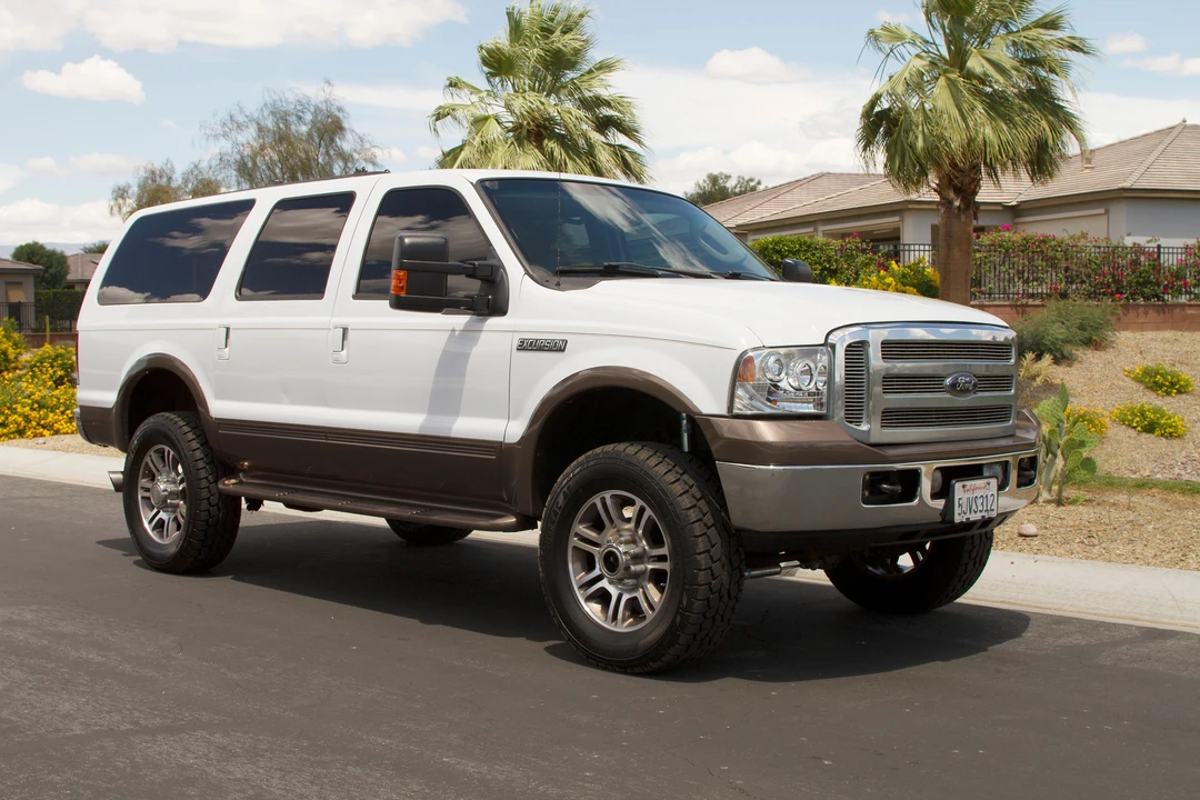 2005 Ford Excursion - Image 15 of 31