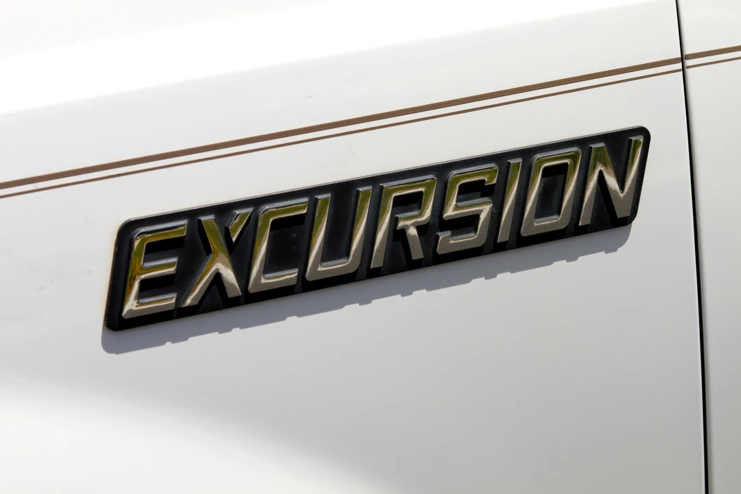 2005 Ford Excursion - Image 23 of 31