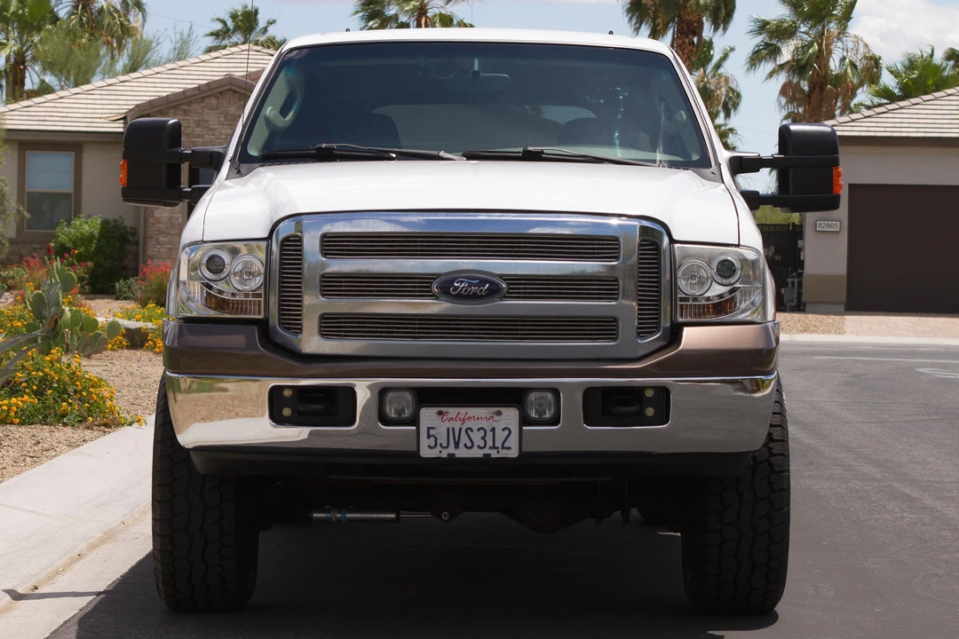 2005 Ford Excursion - Image 2 of 31