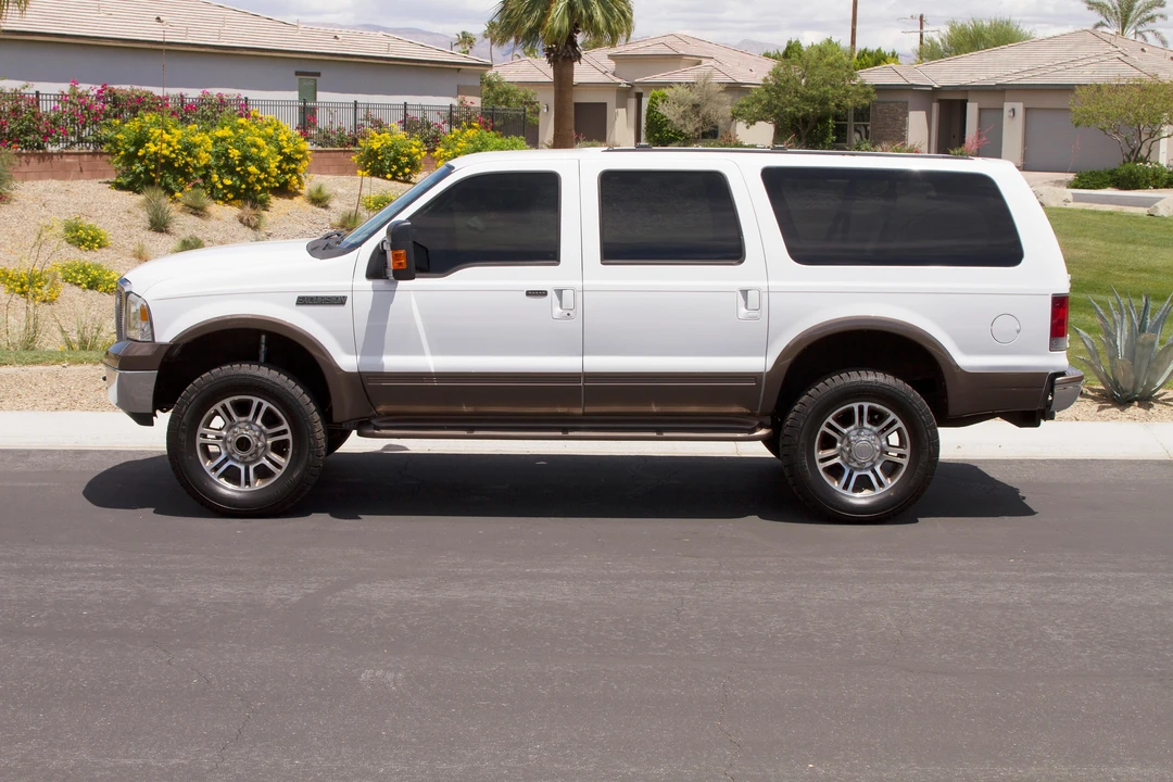 2005 Ford Excursion - Image 8 of 31