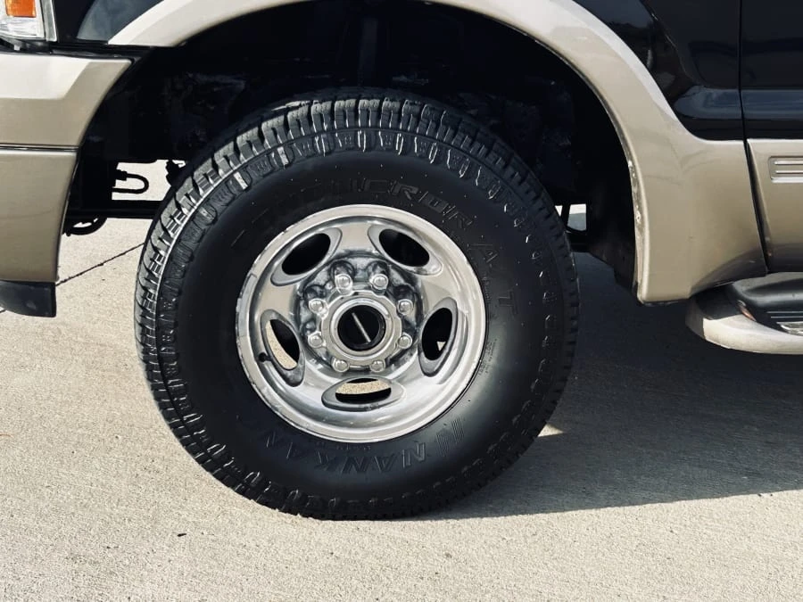 2005 Ford Excursion - Image 12 of 31