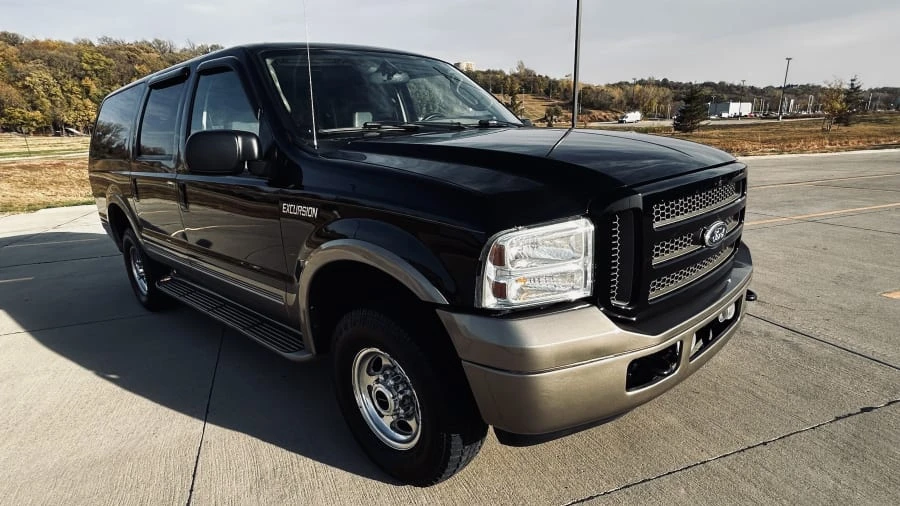 2005 Ford Excursion - Image 15 of 31