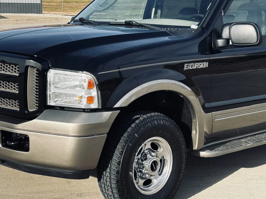 2005 Ford Excursion - Image 11 of 31