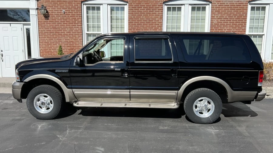 2005 Ford Excursion - Image 2 of 10