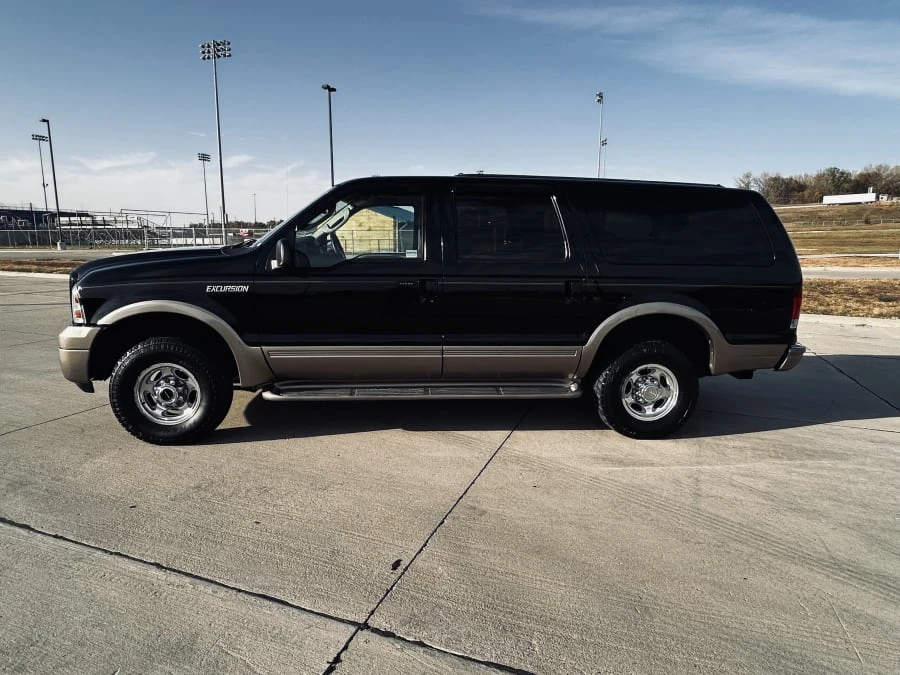 2005 Ford Excursion - Image 2 of 31