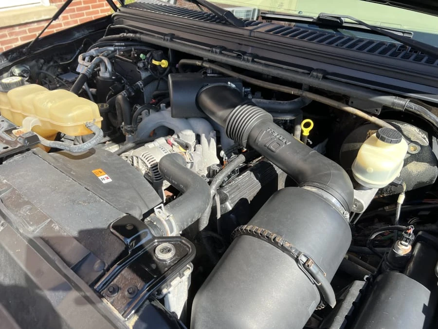 2005 Ford Excursion - Image 10 of 10