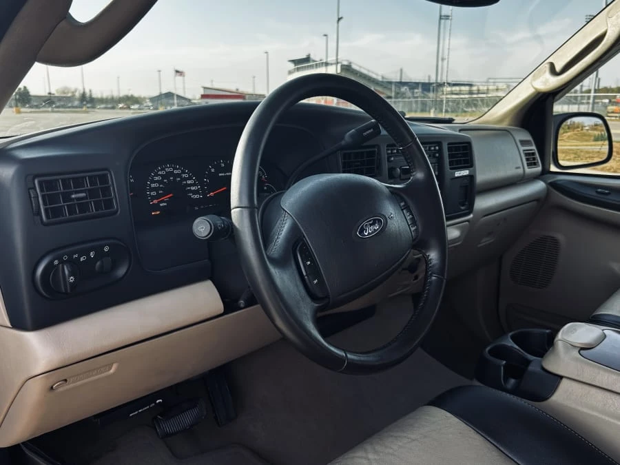 2005 Ford Excursion - Image 21 of 31