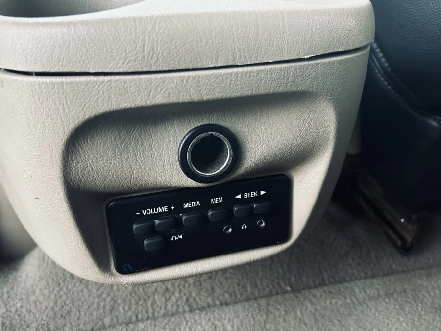 2005 Ford Excursion - Image 28 of 31