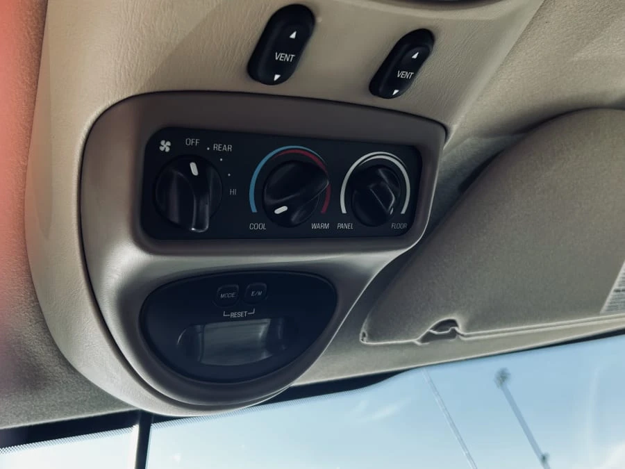 2005 Ford Excursion - Image 30 of 31